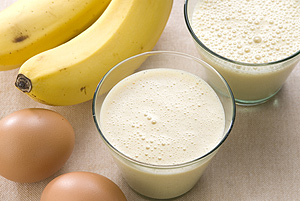 卵黄とバナナのミルクジュース