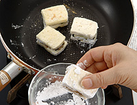 木綿豆腐・チーズ・ツナのはさみ焼き