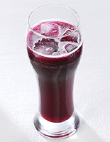 赤ワインとグレープフルーツのソーダカクテル